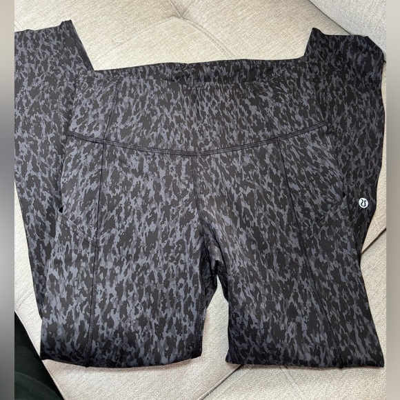Lululemon Animal Print Full Length Legging - Picture 1 of 4
